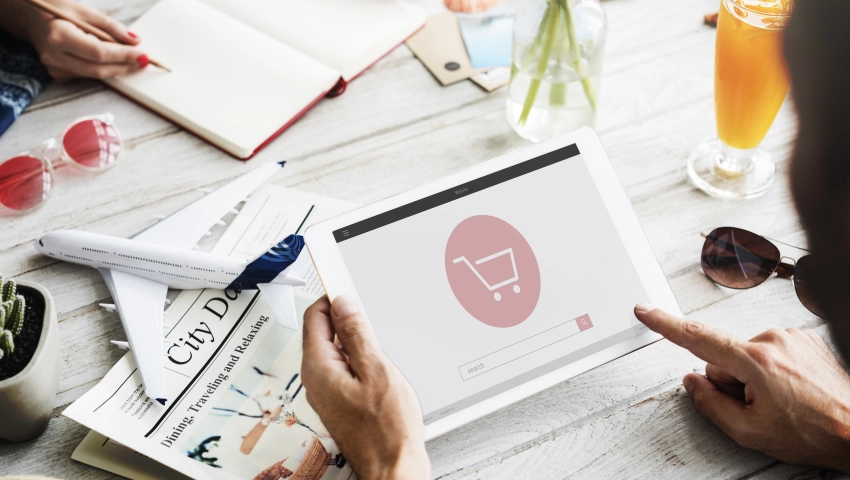 L'adoption de technologies avancées, la personnalisation, la durabilité et l'intégration omnicanal sont les tendances les plus attendues en e-commerce en 2025.