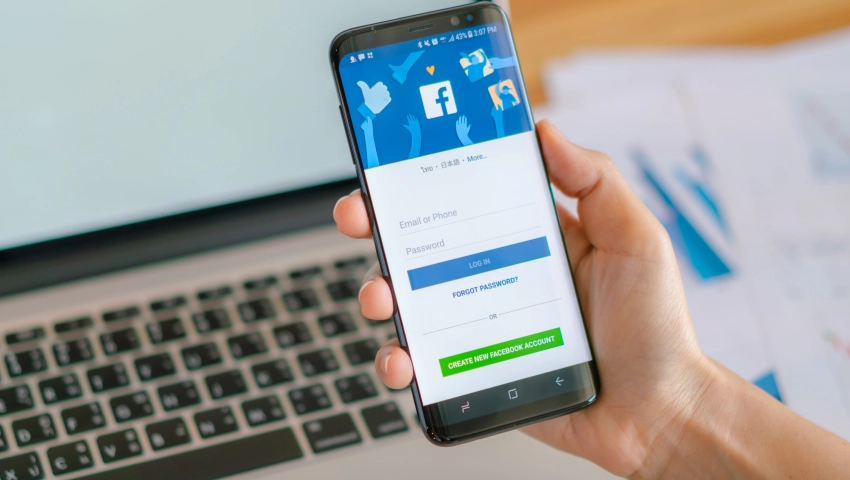 Découvrez les bonnes pratiques pour éviter le bannissement de votre compte Facebook Ads et assurer la pérennité de vos campagnes publicitaires.