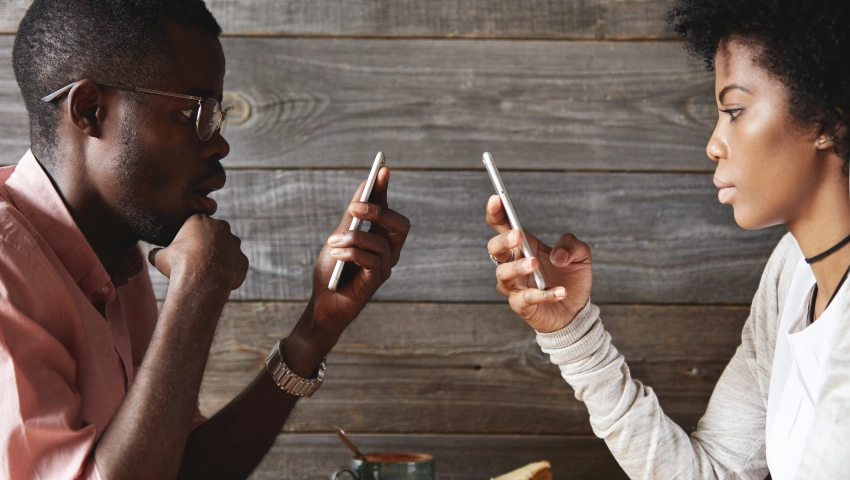 Storytelling réseaux sociaux : stratégies pour captiver votre audience. Apprenez à créer des récits engageants et percutants.