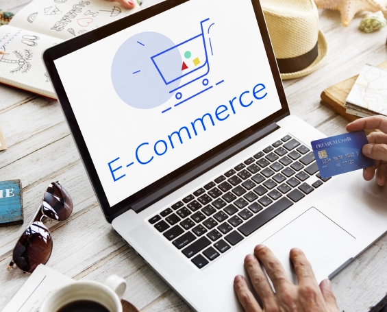 Rechercher et intégrer des mots-clés pertinents, est la première étape d’un SEO e-commerce efficace. Voici les 9 étapes pour optimiser vos fiches produits.