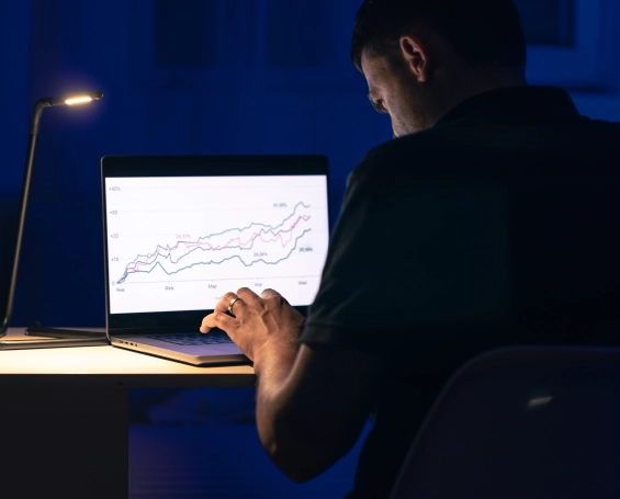 Le growth hacking et la publicité sont des stratégies complémentaires. Lorsqu'elles sont utilisées ensemble, elles peuvent maximiser l'impact d'une campagne marketing.