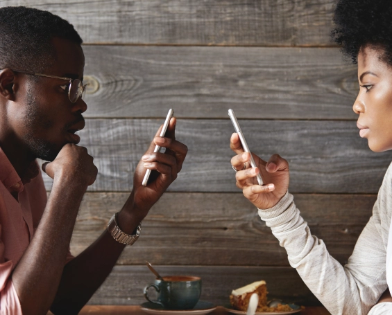 Storytelling réseaux sociaux : stratégies pour captiver votre audience. Apprenez à créer des récits engageants et percutants.